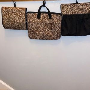 Three Pieces Leopard Travel Set